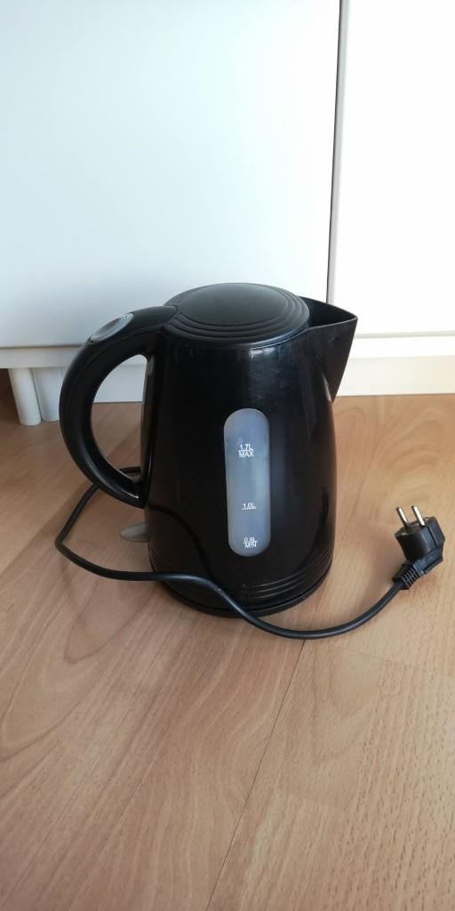 Waterkoker 1.7L met indicatielampje, tijdloze zwarte design, 1 tot 2 liter, Ophalen of Verzenden, Gebruikt, Rvs