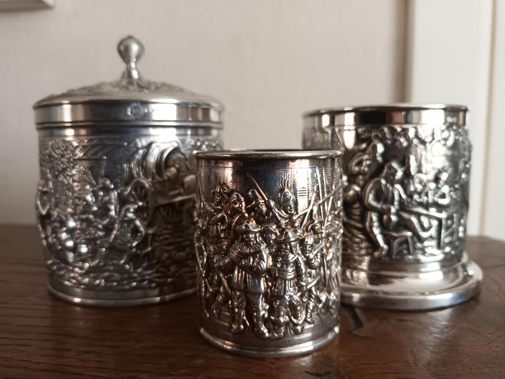 H. Hooijkaas DE , Theebusje en 2 Lepelpotjes, Verzilverd, Antiek en Kunst, Antiek | Goud en Zilver, Ophalen of Verzenden, Zilver