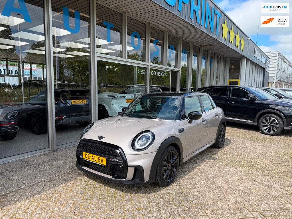 Mini 5-Deurs 1.5 Cooper John Cooper Works, Auto's, Mini, Voorwielaandrijving, Gebruikt, Automatische klimaatregeling, Origineel Nederlands