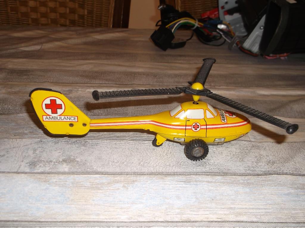 blikken helicopter met friktie motor, Ophalen of Verzenden