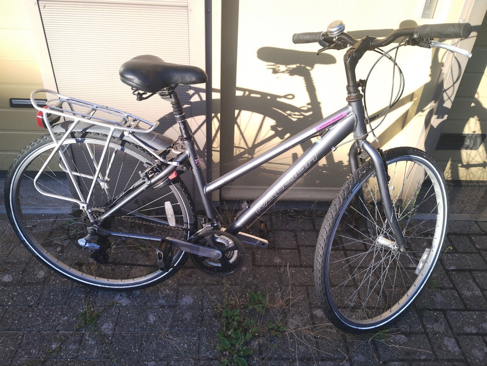 Raleigh Urban 1 Damesfiets - Goede Staat, Fietsen en Brommers, 28 inch, Gebruikt, Velgrem, Minder dan 47 cm