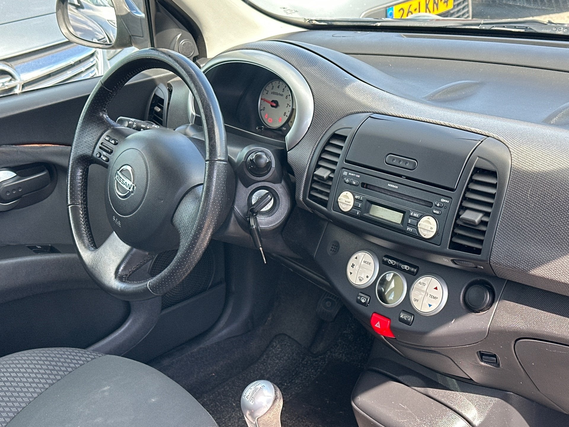 Nissan Micra Gereserveerd!, Voorwielaandrijving, Gebruikt, 4 cilinders, Zwart