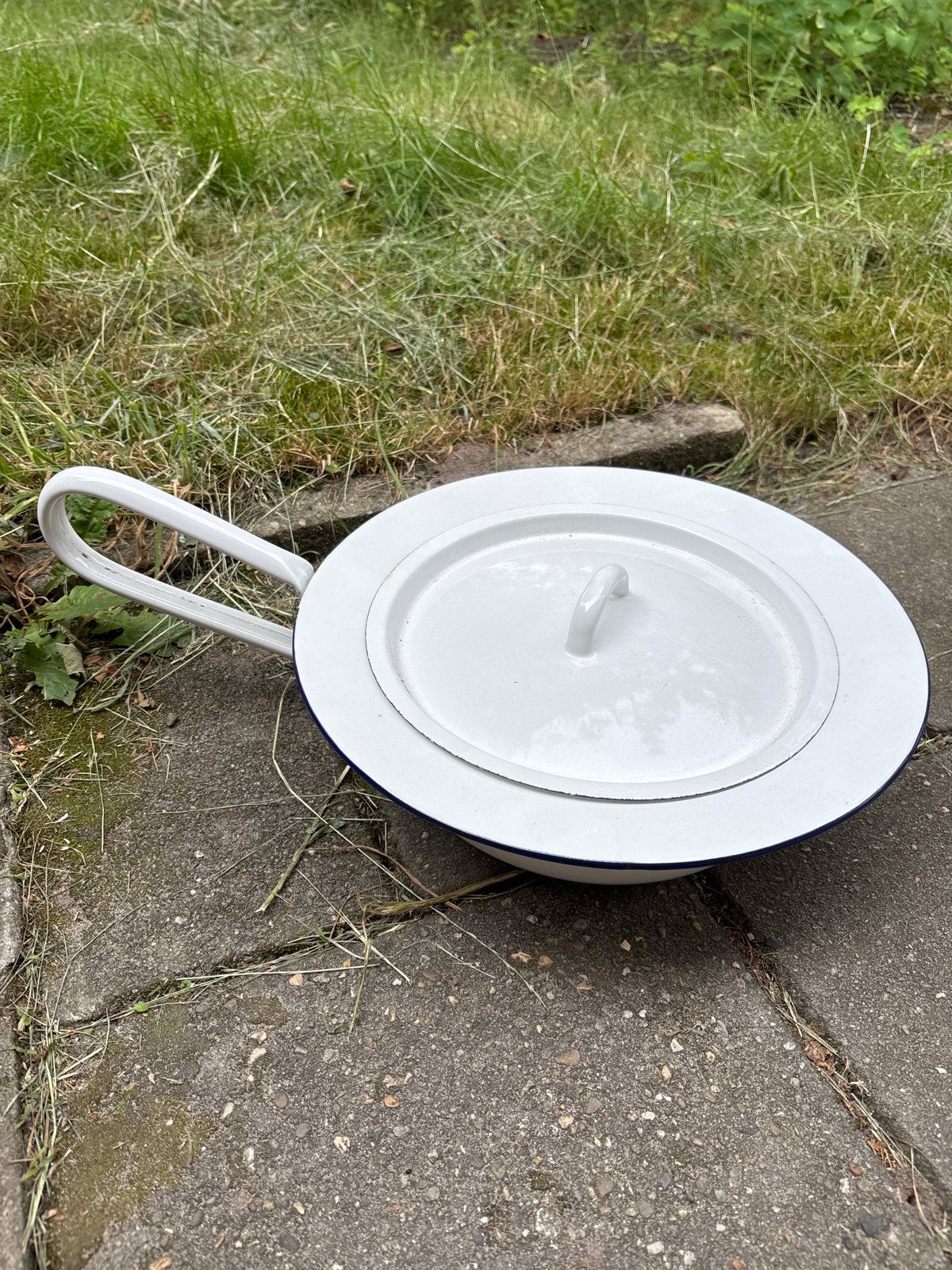 Vintage geëmailleerde po met deksel - Wit met blauwe rand, Ophalen
