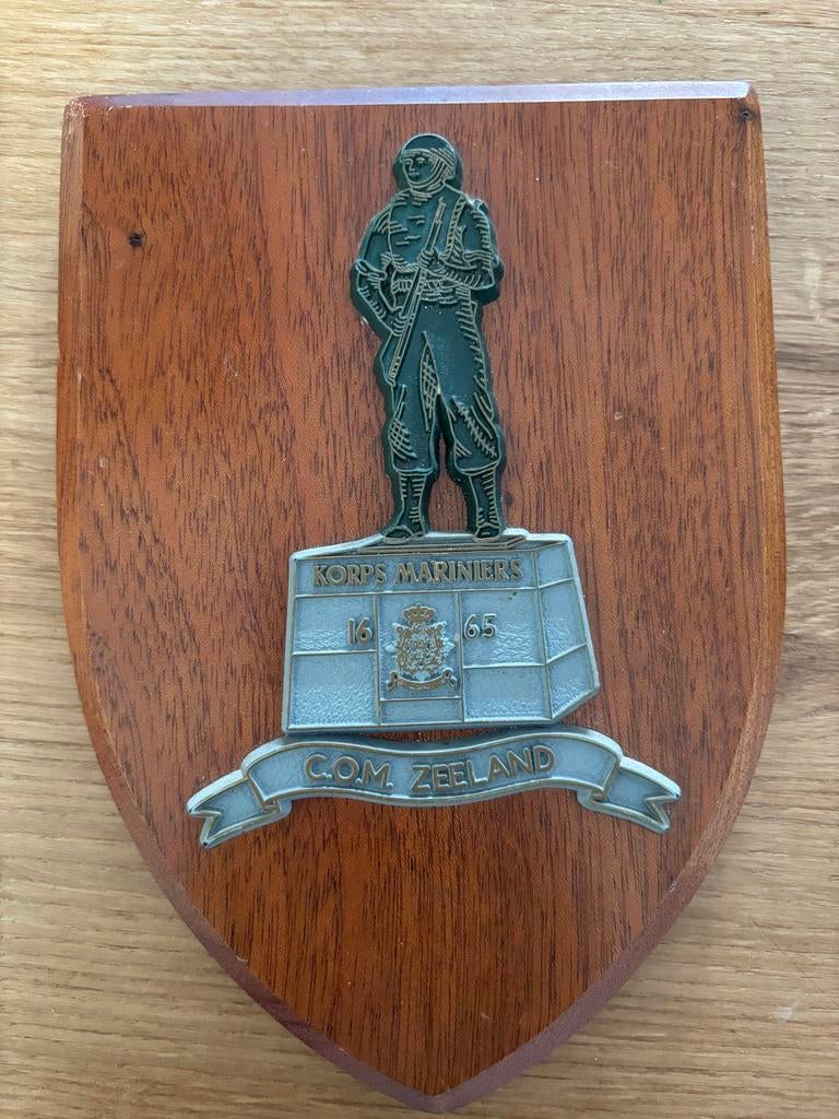 Korps Mariniers Schildje - COM Zeeland 1665, Verzamelen, Militaria | Algemeen, Ophalen of Verzenden, Marine, Nederland, Embleem of Badge