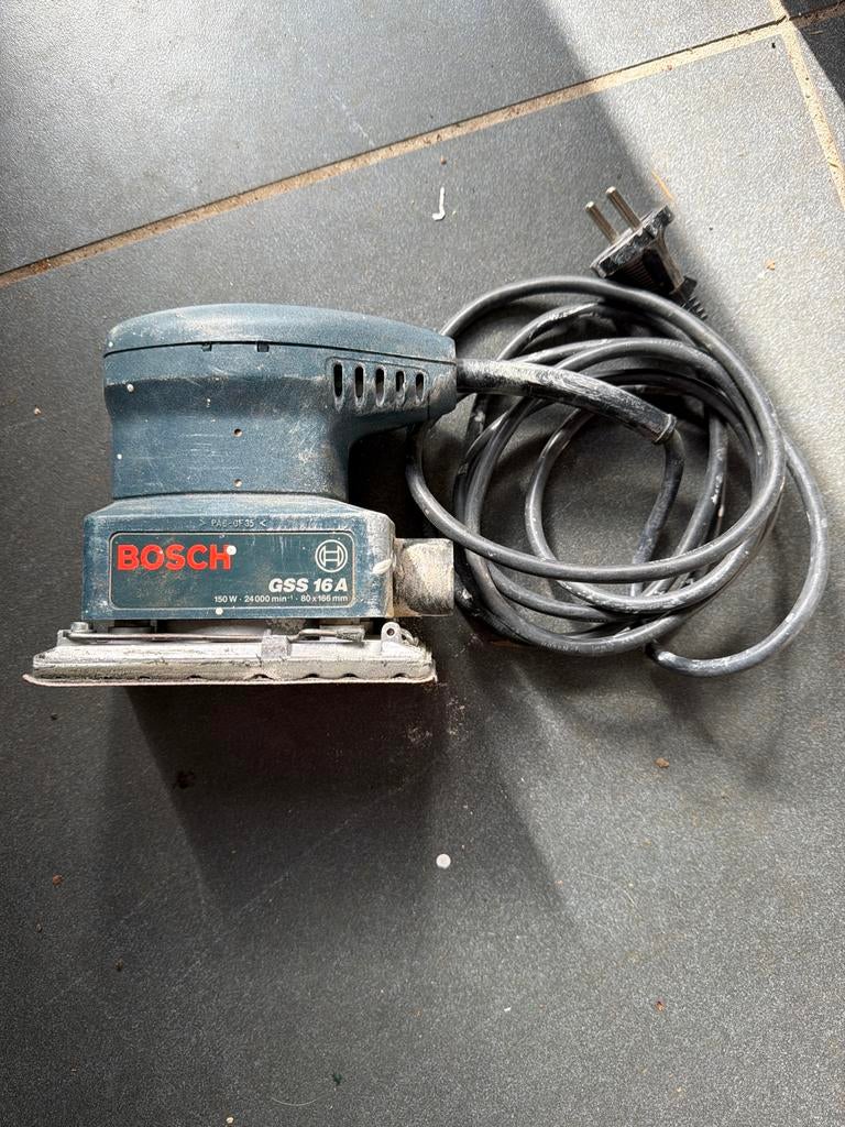Bosch GSS 16A vlakschuurmachine met accessoires, Ophalen of Verzenden, Gebruikt, Minder dan 600 watt, Vlakschuurmachine