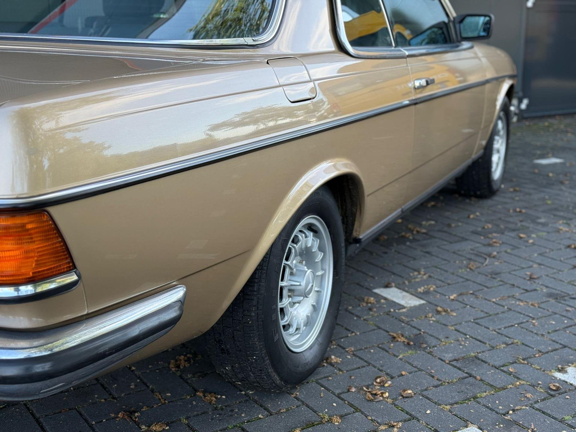 Mercedes-Benz 200-280 (W123) 230 CE, foto 11