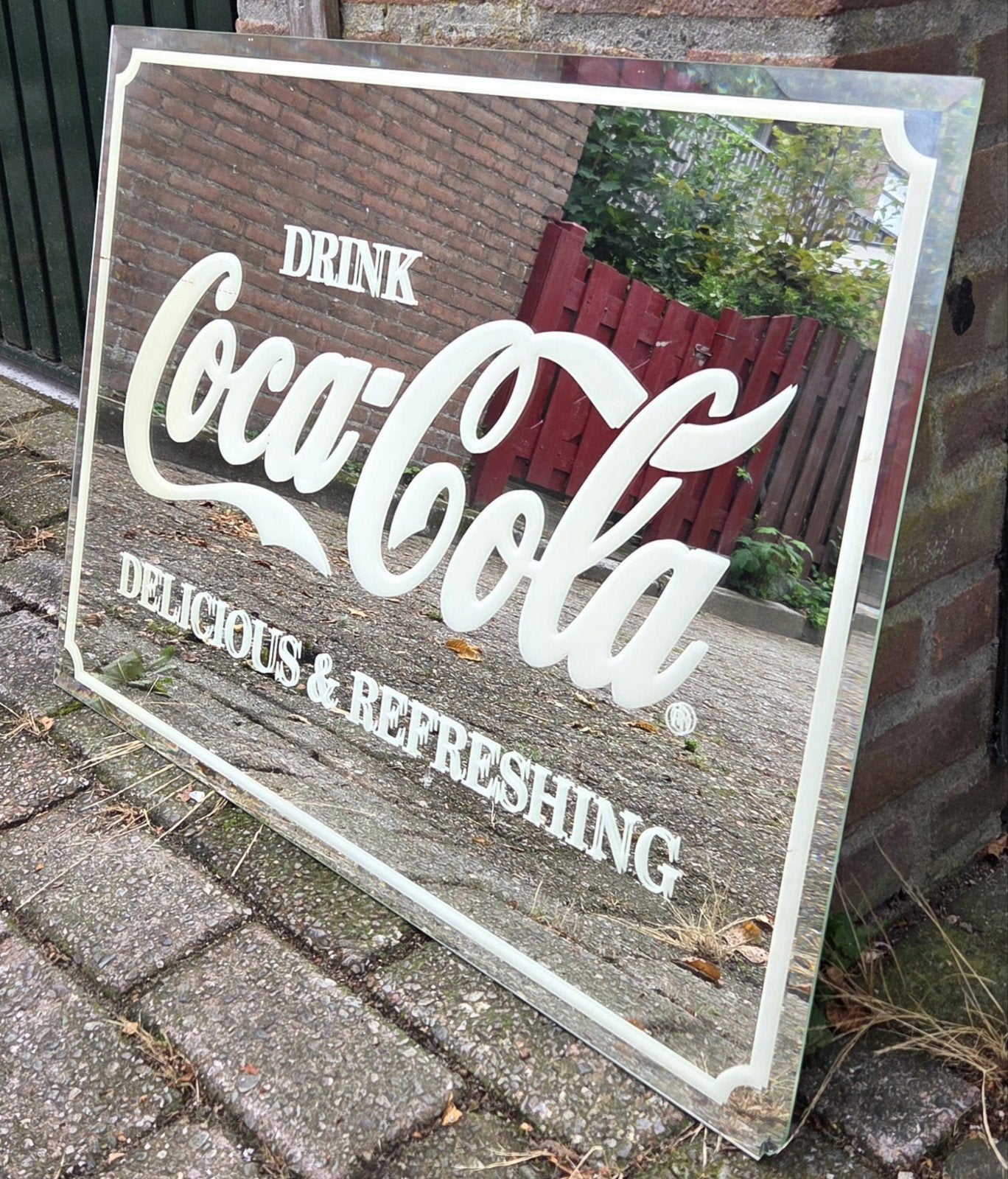 Vintage Coca-Cola spiegel - Delicious & Refreshin, Verzamelen, Ophalen, Gebruikt, Reclamebord