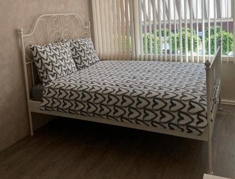 IKEA Leirvik bed 140x200 - Wit metalen bedframe, Ophalen, Wit, Tweepersoons, 140 cm