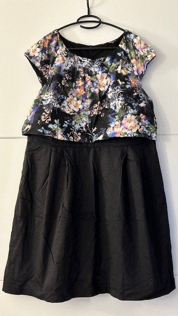 MS Mode zwarte jurk met bloemenprint, Zwart, Maat 46/48 (XL) of groter, Ophalen of Verzenden, Zo goed als nieuw