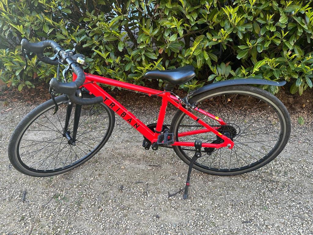 Triban racefiets, rood, gebruikt, maar in goede staat., Fietsen en Brommers, Fietsen | Racefietsen, Aluminium, Zo goed als nieuw