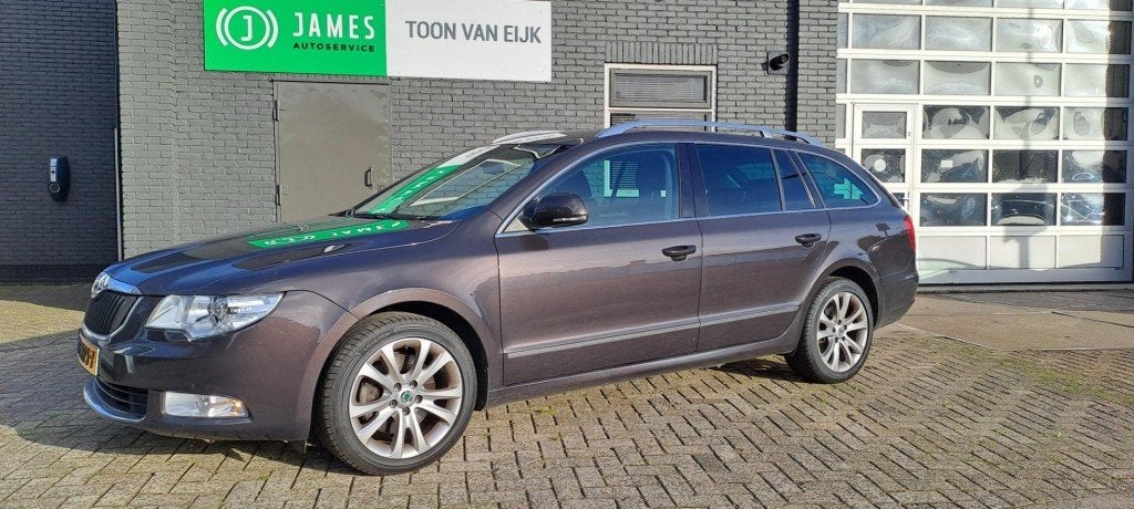 Skoda SUPERB Ambition Business Line 160Pk Tsi  Trekhaak-auto, Auto's, Euro 5, Gebruikt, 4 cilinders, 161 pk