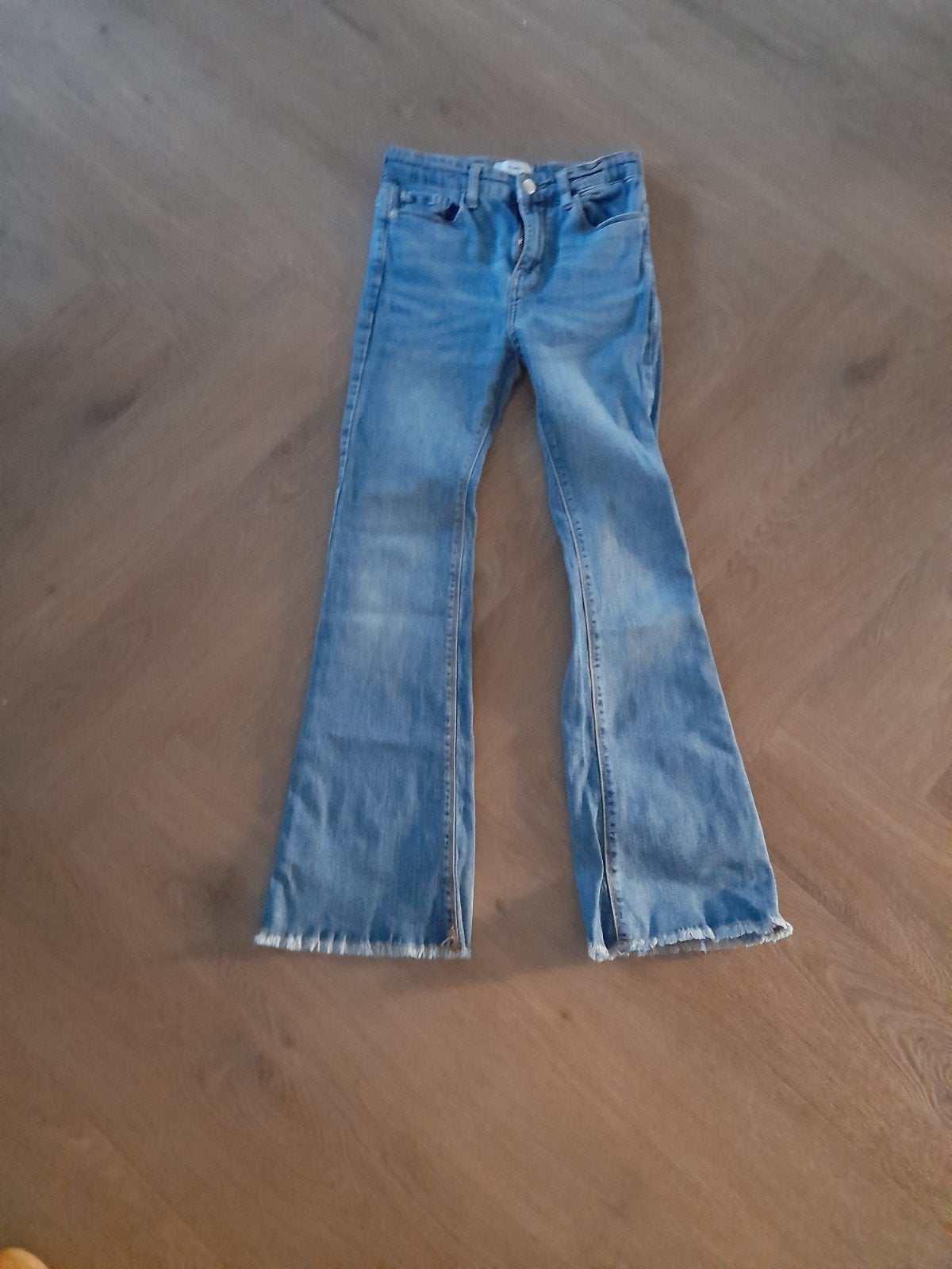 koopje zgan Shoeby meisjes Flared jeans met raffels maat 152, Broek, Meisje, Ophalen of Verzenden, Zo goed als nieuw
