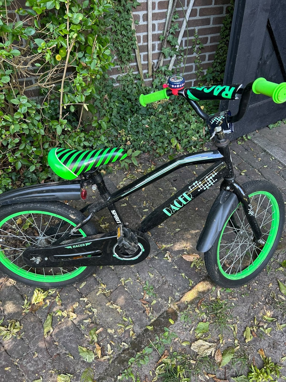 Stoere kinderfiets 16 inch - Zwart/Groen, Fietsen en Brommers, Terugtraprem, Staal, Ophalen of Verzenden, Voetsteunen