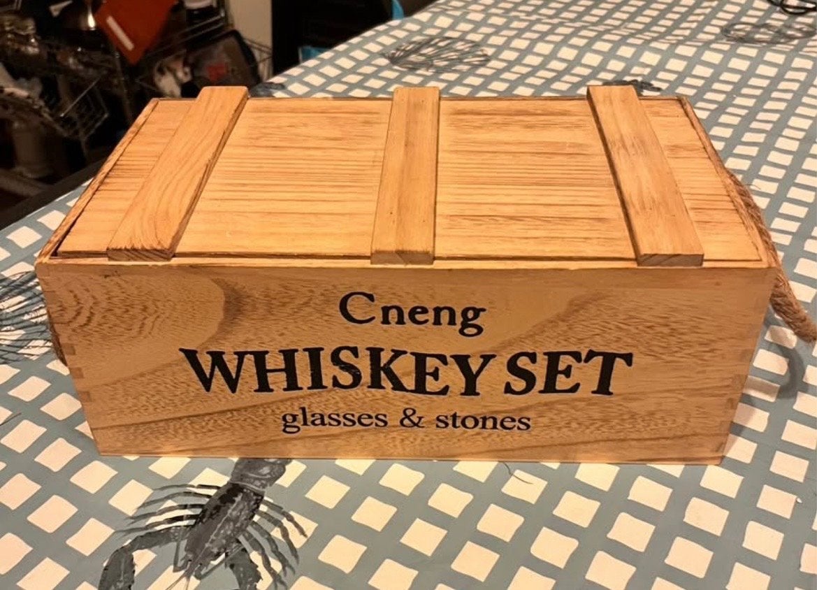 Free-Whiskey set met glazen, stenen en tang in houten kist, Ophalen, Overige typen, Hout, Nieuw
