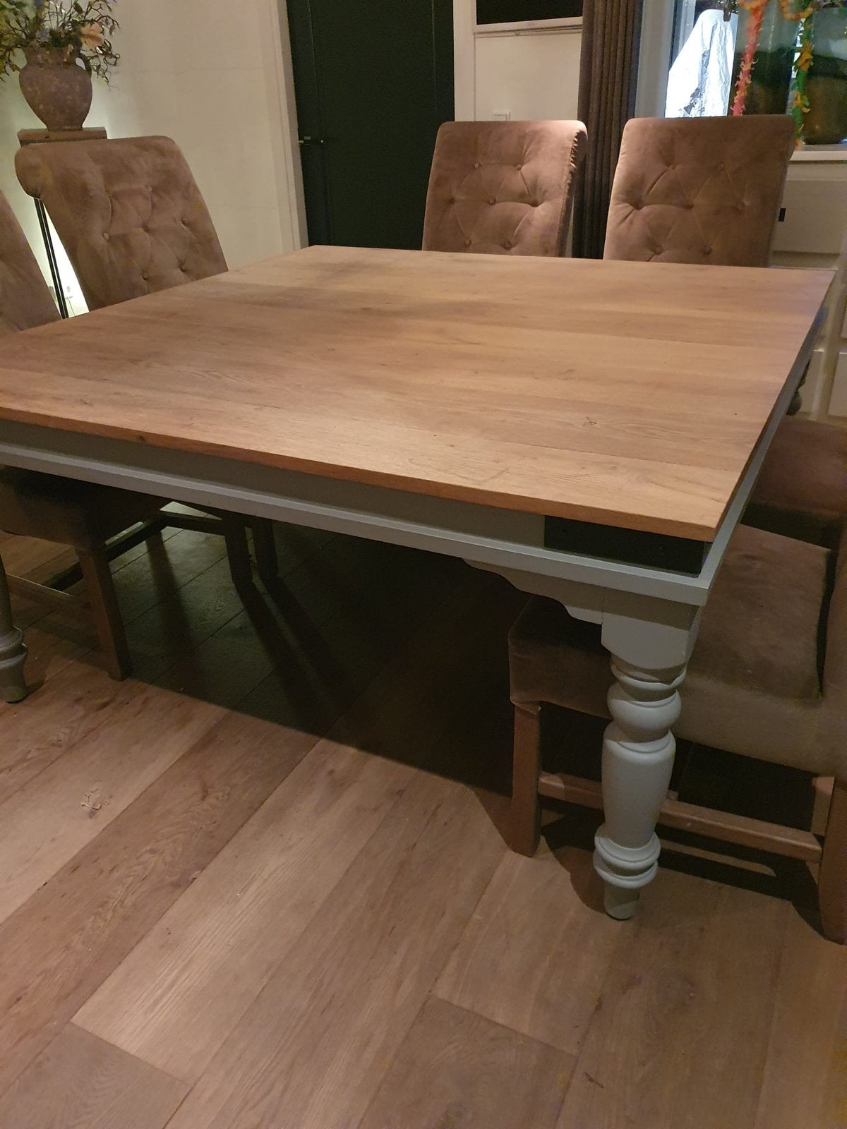 Robuuste eiken eettafel | 160 x 160 cm, Huis en Inrichting, Ophalen, 150 tot 200 cm, Vijf personen of meer, 150 tot 200 cm