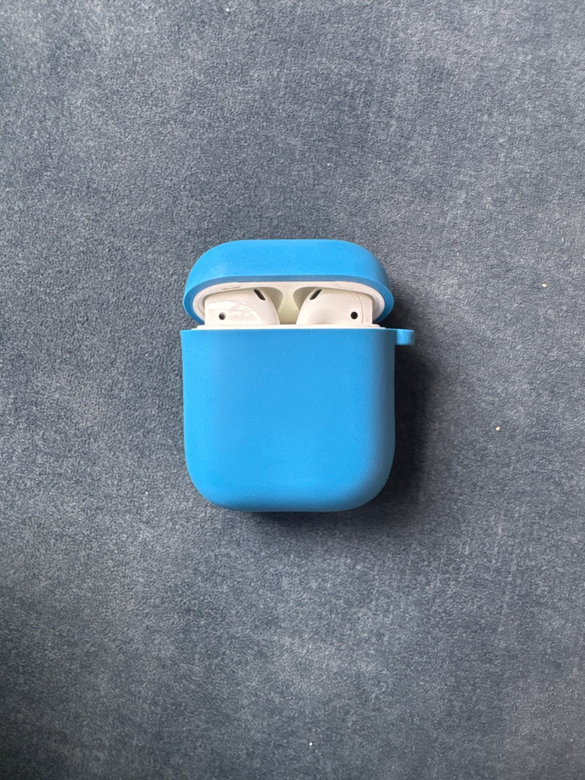 Apple AirPods (2e generatie) met siliconen hoesje, In-ear, Gebruikt, Bluetooth, Ophalen of Verzenden