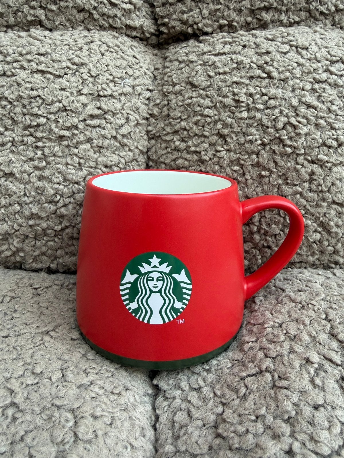 Starbucks Kerst Mok Rood - Zo goed als nieuw, Overige typen, Ophalen of Verzenden, Zo goed als nieuw, Steen/keramiek
