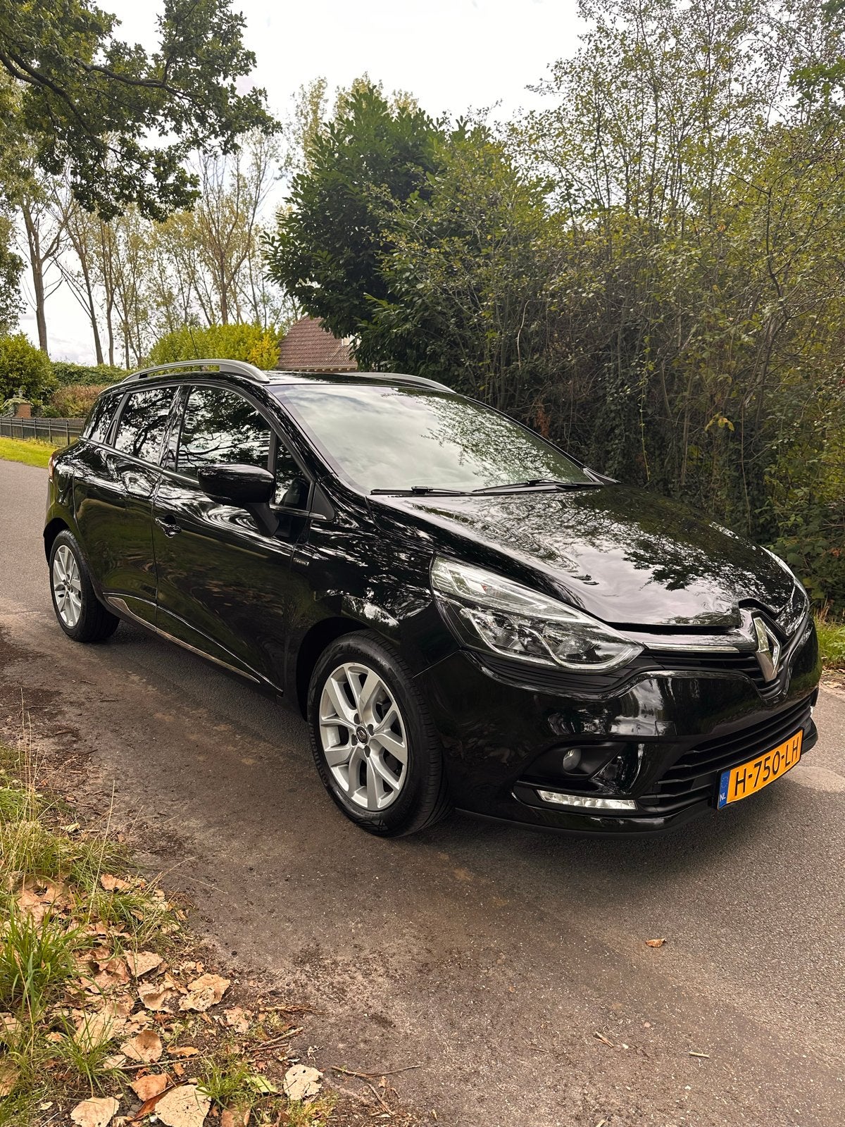 Renault Clio Limited TCe 90pk S&S 2020 Zwart/rest bpm!, Auto's, Voorwielaandrijving, 898 cc, Stof, Zwart