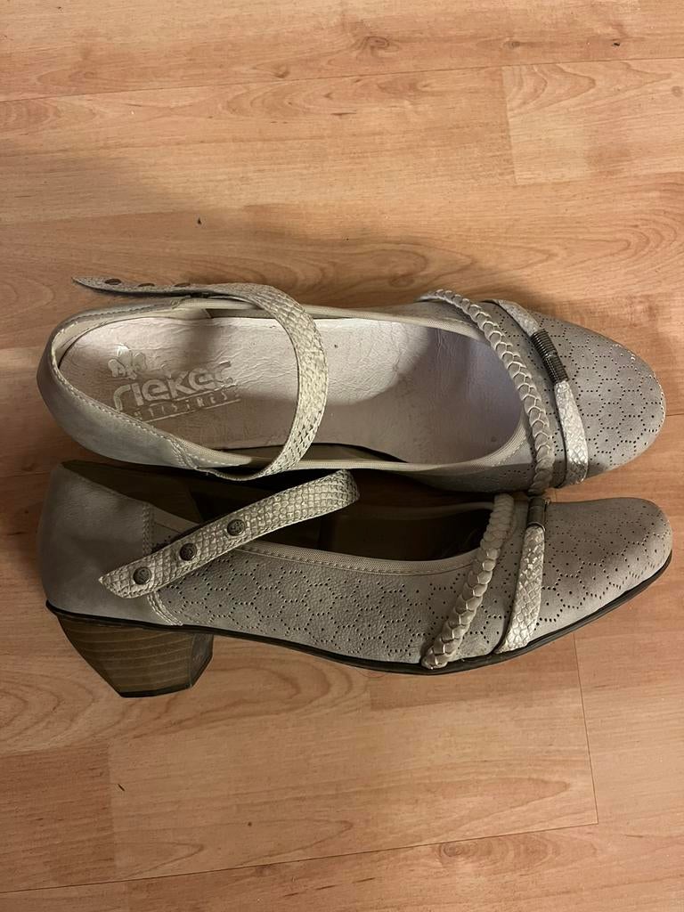 Rieker hakjes, Schoenen met lage hakken, Ophalen of Verzenden, Grijs, Gedragen