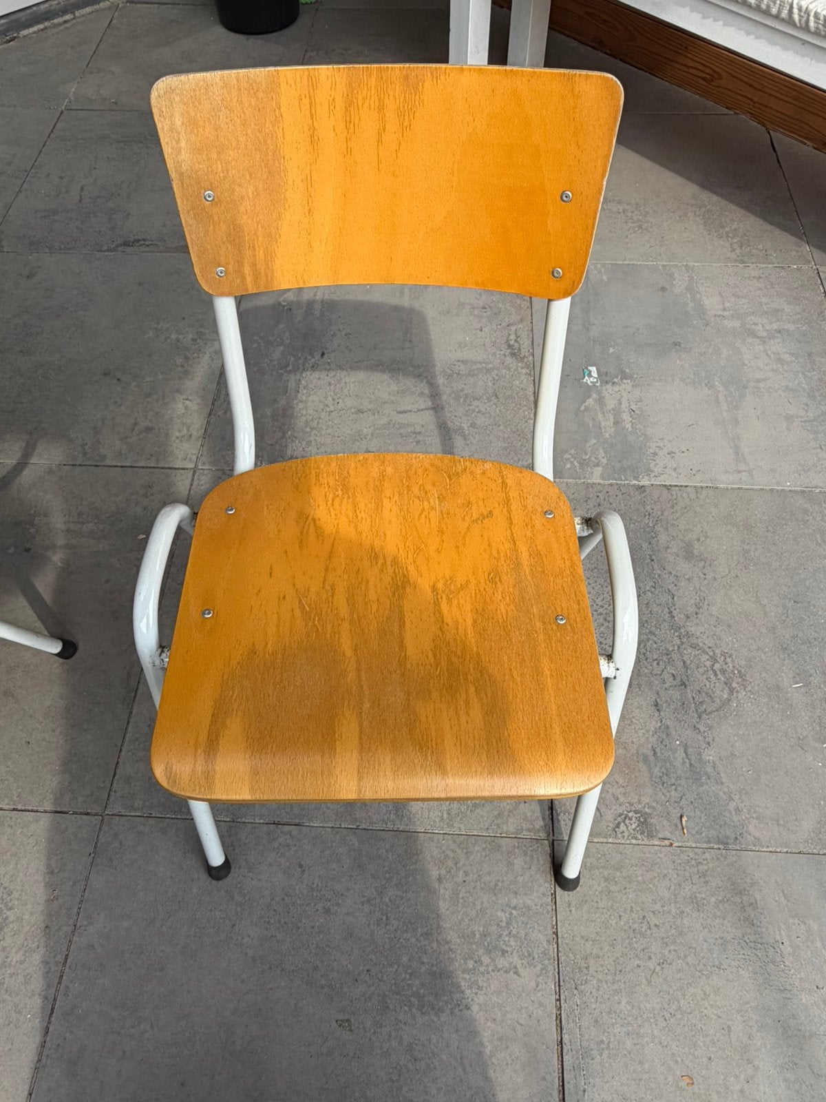 Oude school stoel, Huis en Inrichting, Stoelen, Ophalen, Zo goed als nieuw, Bruin, Eén