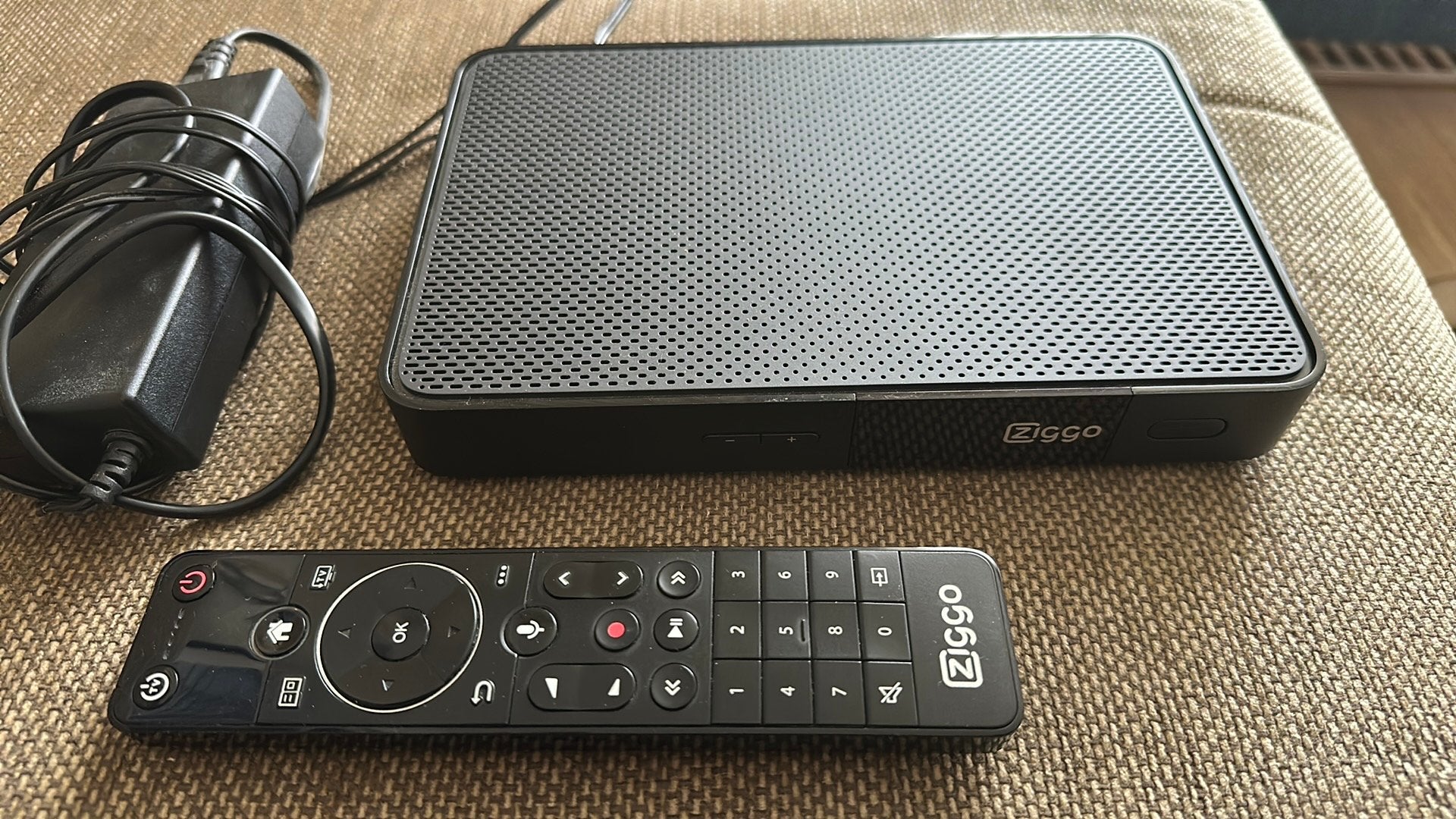 Ziggo next mediabox incl voice afstandsbediening, Ophalen, Gebruikt