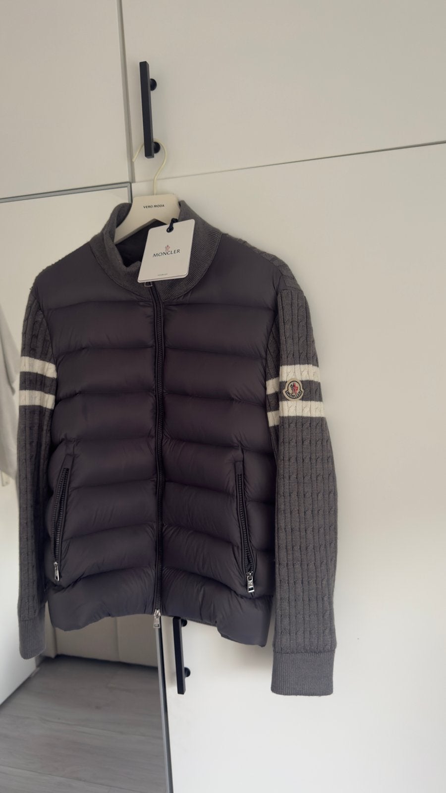 Moncler jas met gebreide mouwen - AAA+ kwaliteit, Ophalen, Nieuw, Maat 46 (S) of kleiner, Grijs
