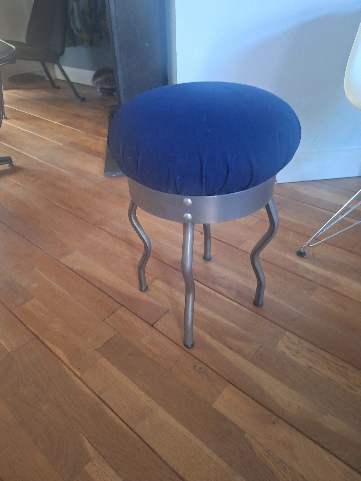 IKEA Memphis Stijl Kruk Jaren '90 - Blauw/Metaal, Huis en Inrichting, Gebruikt, Blauw, Memphis, Jaren '90, Vintage, Ophalen of Verzenden