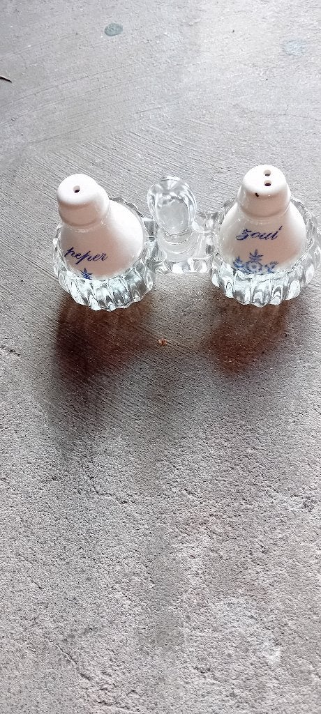 Peper en zoutstel oud setje klein puntje uit onderkant, Ophalen of Verzenden, Gebruikt