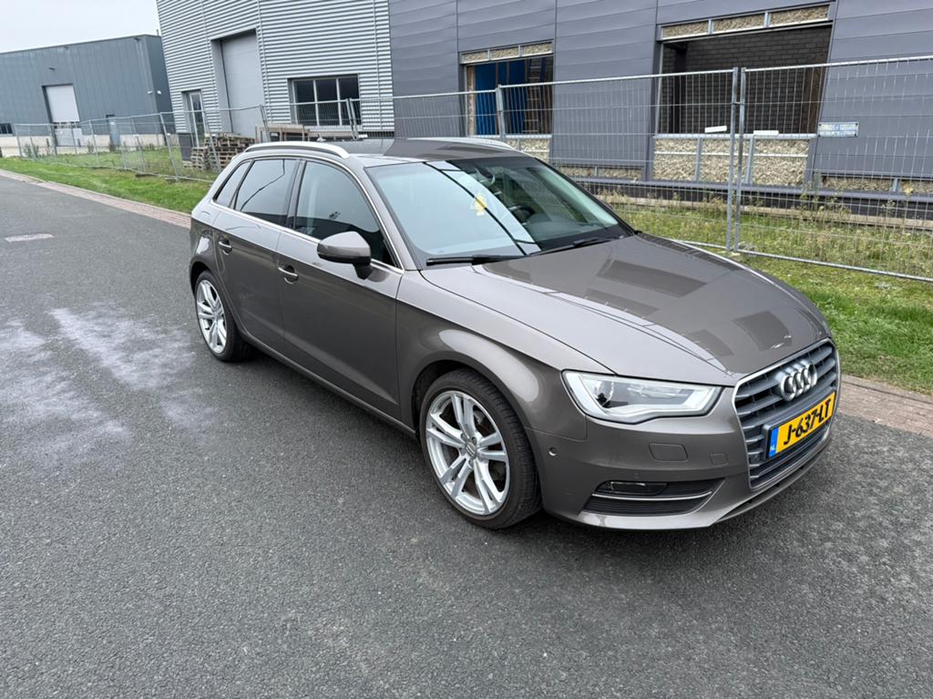 Audi A3 1.4 Tfsi 92KW Sportback S-tronic 2014 Grijs, Auto's, Audi, 125 pk, Zwart, Leder en Stof, 1395 cc