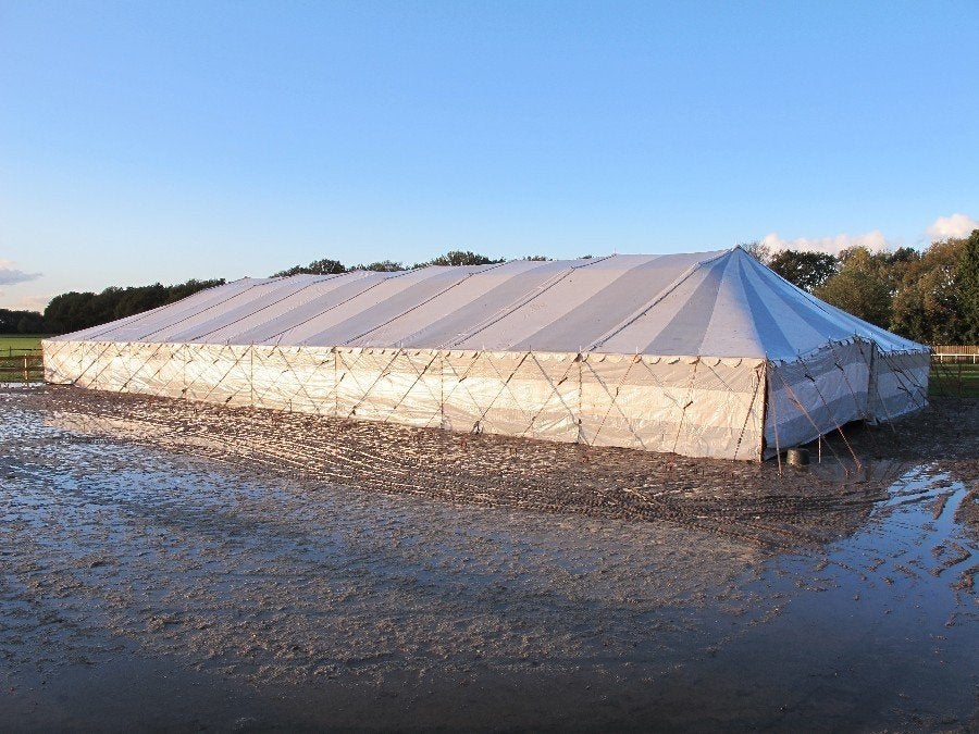 Grijs-witte opslagtent 20x50 meter, Ophalen, Bressers Holding BV, Info@bresserstenten.nl, Middendijk 38D te Helmond