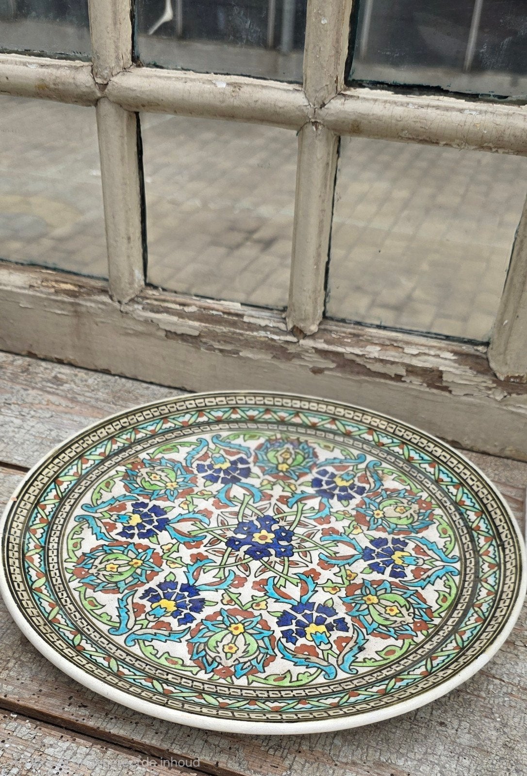 Decoratieve keramische schaal met bloemmotief €10,-, Ophalen of Verzenden