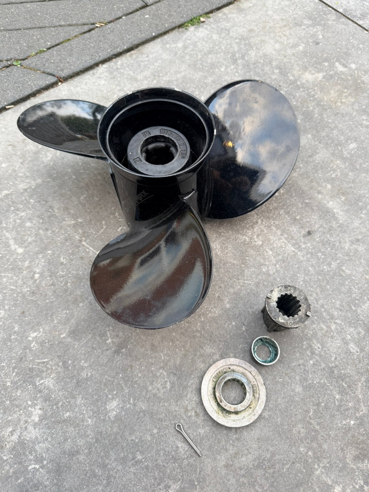 • Propeller Black Max H 13.75 x 15P 15 Spline hub •, Ophalen of Verzenden, Zo goed als nieuw, Motor en Techniek, Motorboot
