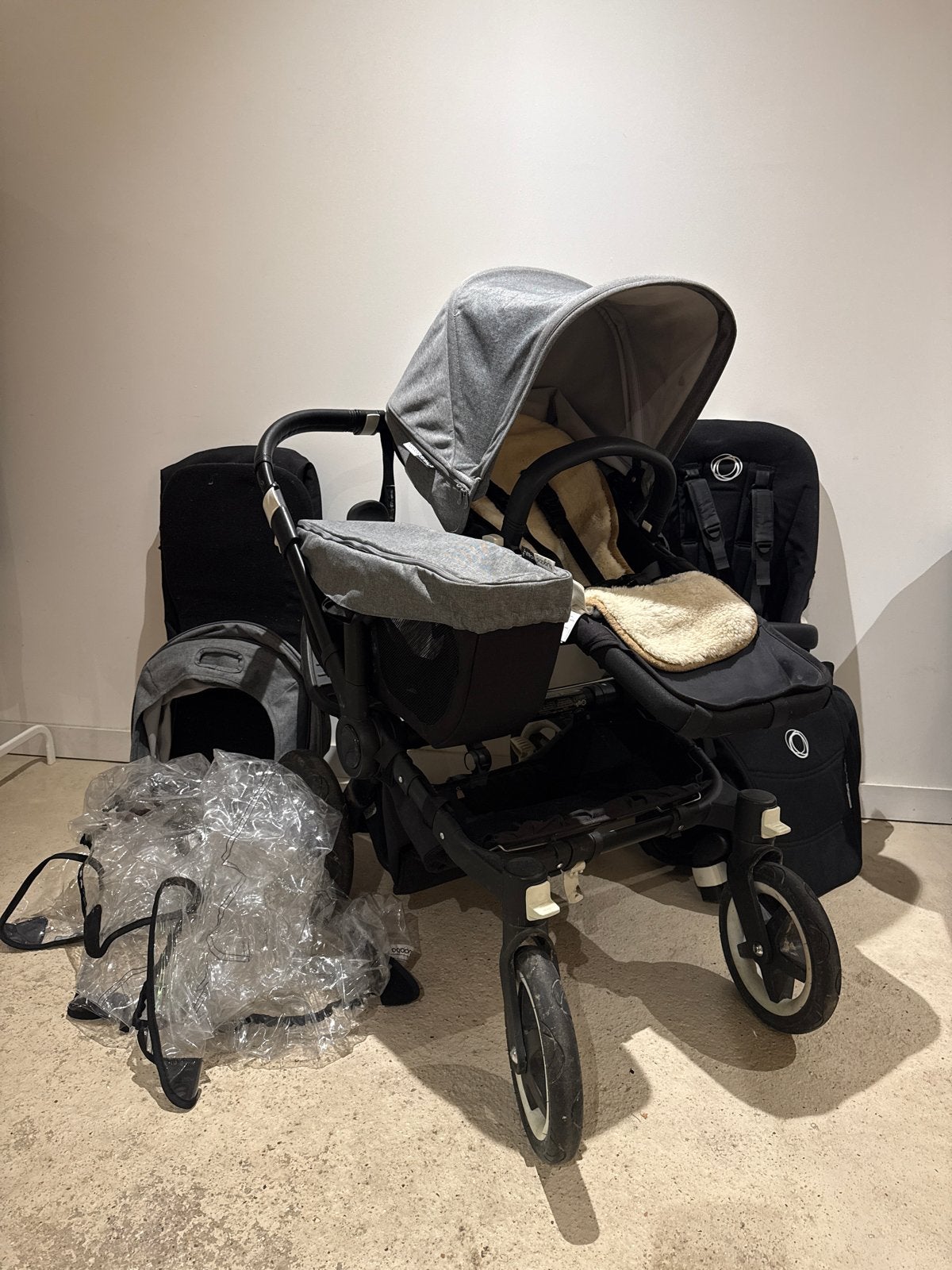 Bugaboo Donkey 2 Duo kinderwagen grijs met accessoires, Kinderen en Baby's, Kinderwagens en Combinaties, Gebruikt, Ophalen, Kinderwagen