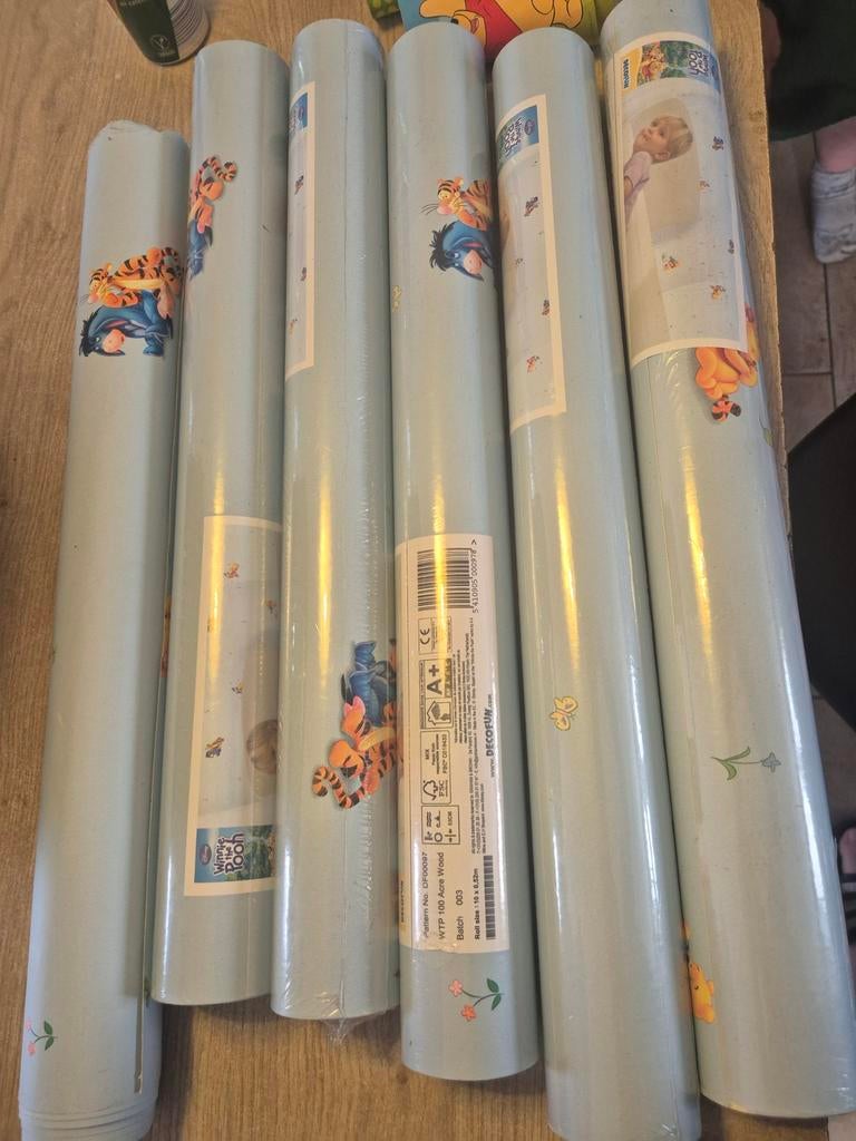 6 rollen Winnie de Poeh behang en 3rol band (nieuw), Ophalen, 10 tot 25 m², Groen, Kinderkamer, Winnie de Poeh, Cartoon