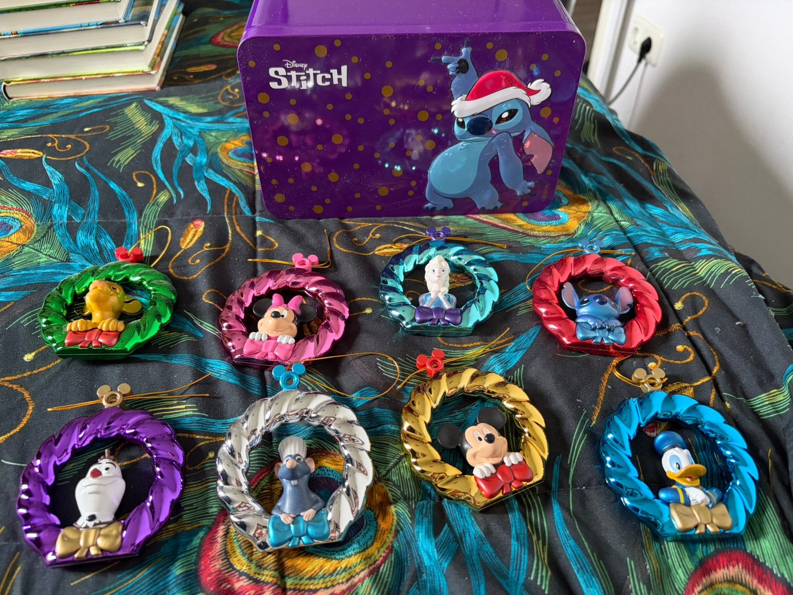 Disney ah set compleet met stitch bewaardoos, Ophalen of Verzenden, Overige figuren, Zo goed als nieuw, Beeldje of Figuurtje