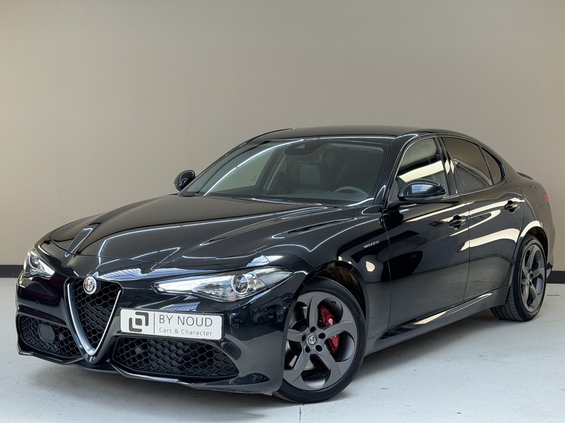 Alfa Romeo Giulia 2.0 T Q4 Veloce, 280Pk, 2017, 2de eigenaar, Automaat, Zwart, 4 cilinders, 1505 kg