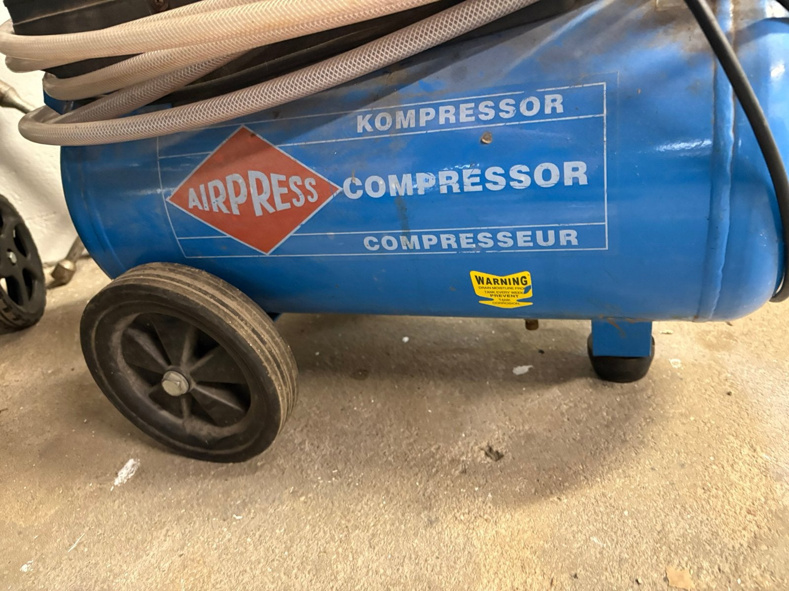 Compressor set, 25 tot 100 liter, Ophalen, Zo goed als nieuw, 200 tot 400 liter/min