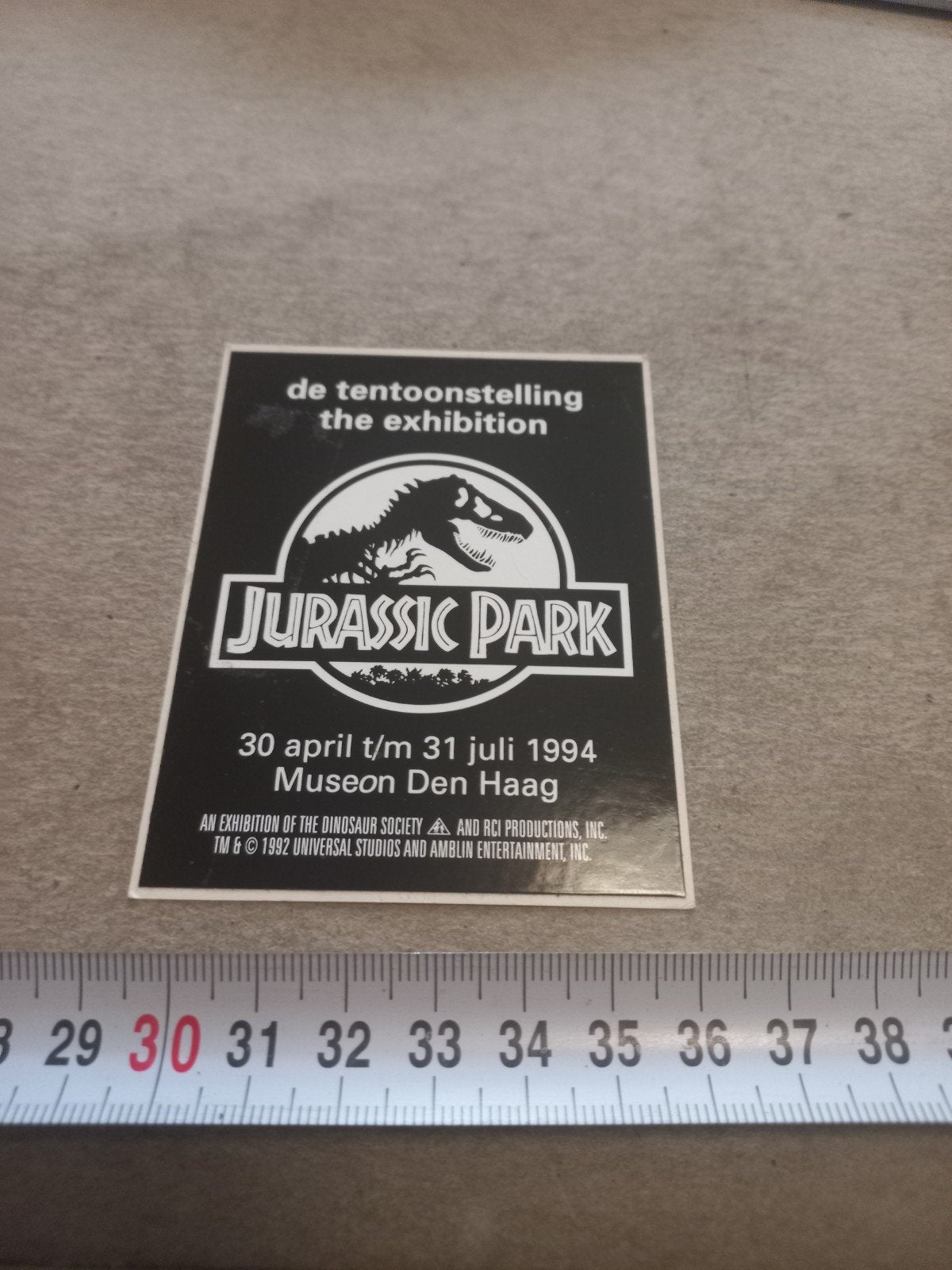 Jurassic Park Tentoonstelling Sticker Museon Den Haag 1994, Ophalen of Verzenden, Gebruikt, Film, Tv of Omroep