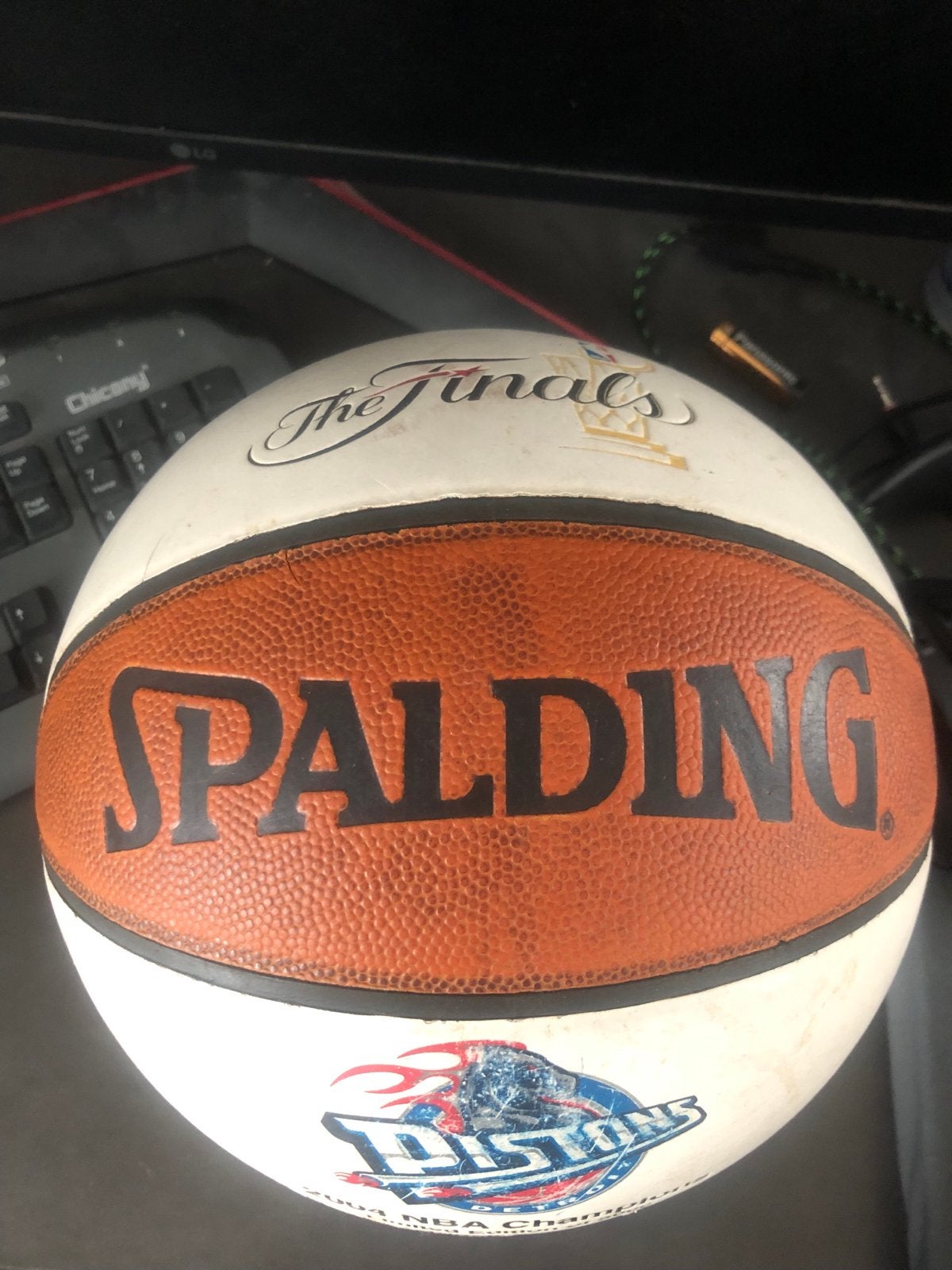 2004 NBA Champions Detroit Pistons Limited Edition Basketbal, Ophalen of Verzenden, Gebruikt, Bal