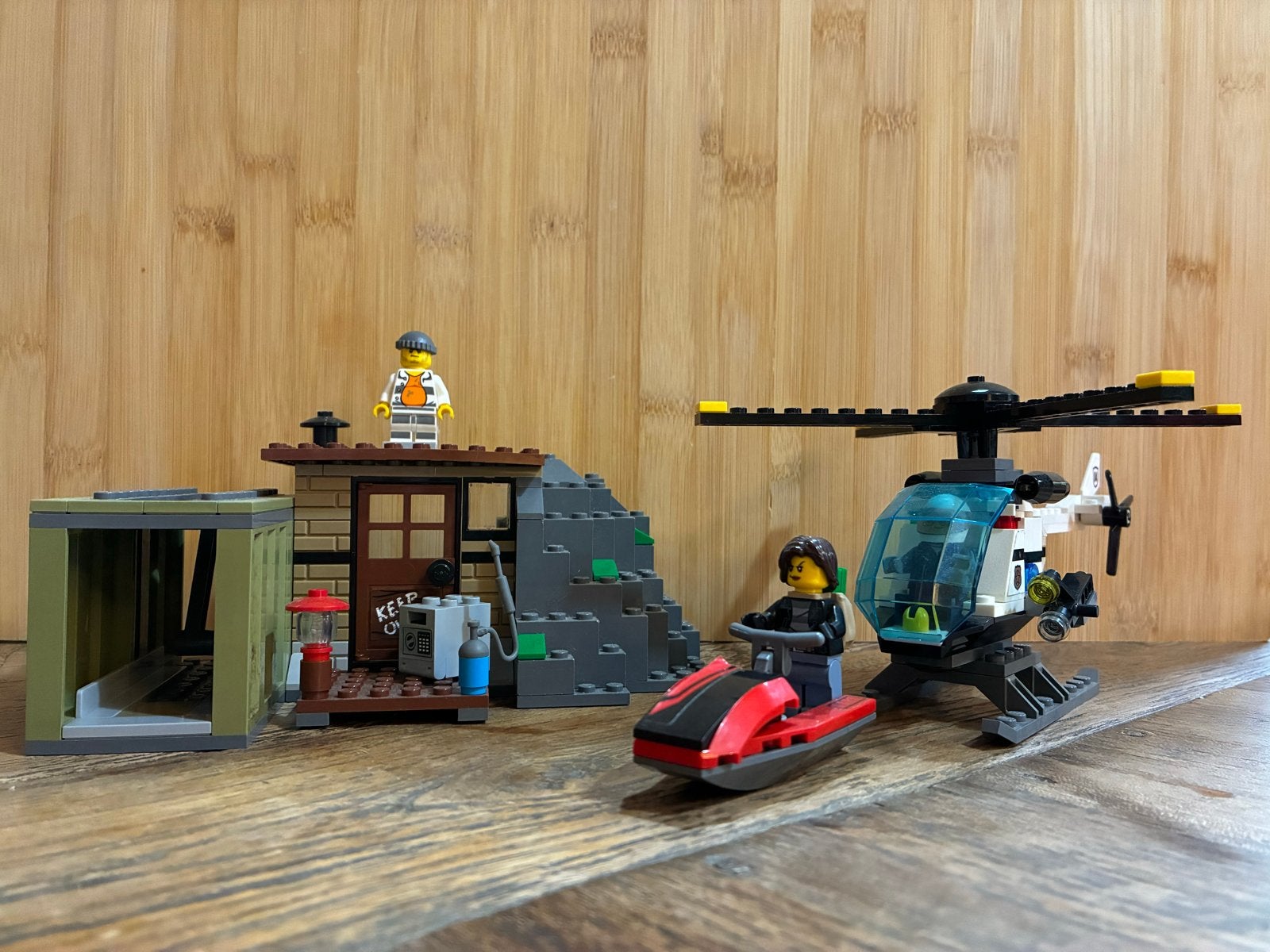 LEGO City 60131 Criminelen Eiland Compleet met Handleidingen, City, Lego, Ophalen of Verzenden, Complete set