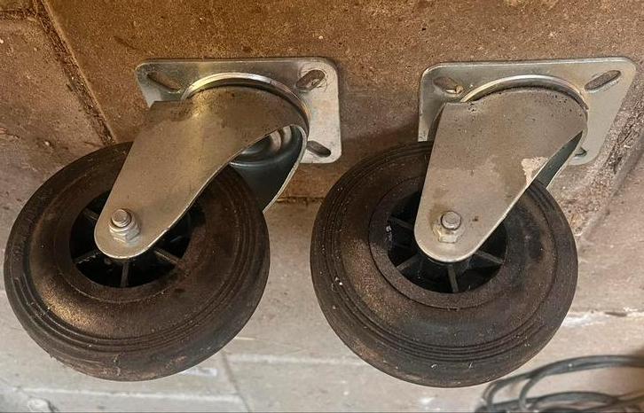 Twee zwenkwielen, Doe-het-zelf en Verbouw, Ophalen, Gebruikt
