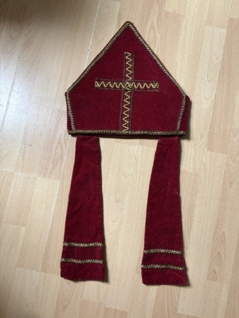 piet sinterklaas feest  mijter met kruis, Diversen, Ophalen of Verzenden, Zo goed als nieuw
