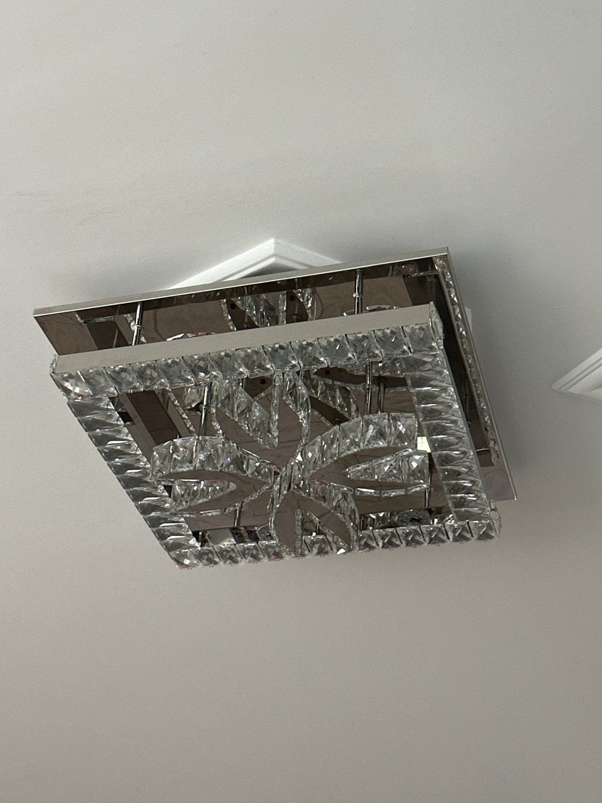 Moderne Plafondlamp met Kristallen Decoratie. 3 stuks, Huis en Inrichting, Zilver, Modern, Ophalen of Verzenden, Zo goed als nieuw