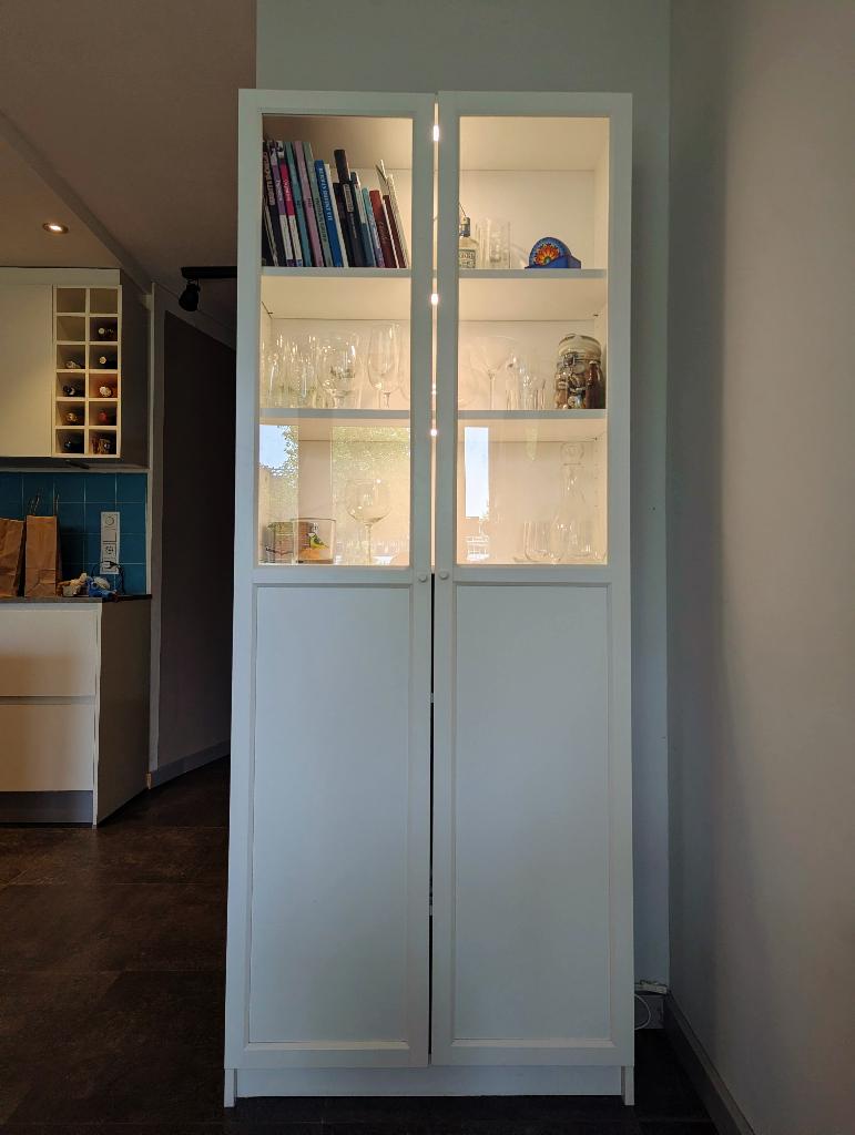 Boekenkast paneel-/vitrinedeuren + verlichting, Ophalen, Met deur(en), 200 cm of meer, 50 tot 100 cm