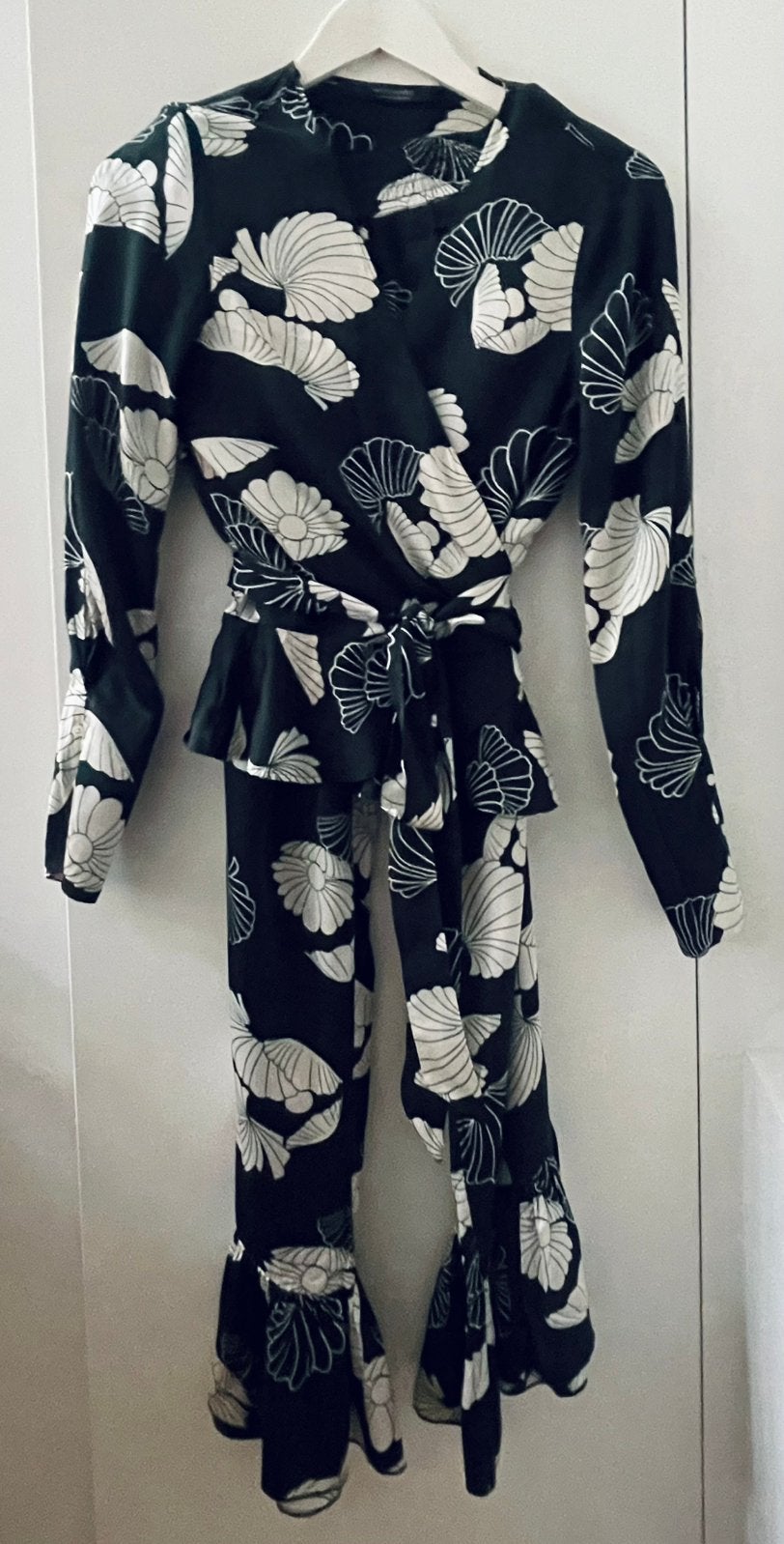 Scotch & Soda set zwart met crème bloemen S viscose satijn, Kleding | Dames, Ophalen of Verzenden, Zo goed als nieuw, Zwart