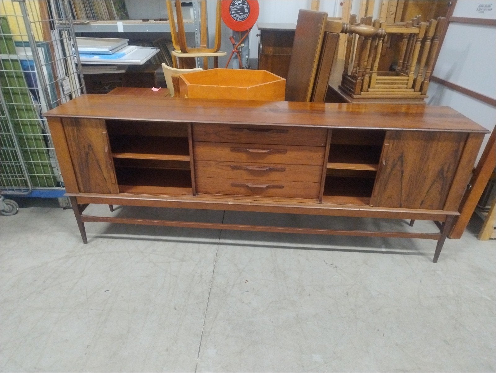 Vintage Scandinavisch Sideboard met Tamboer Deuren, Ophalen