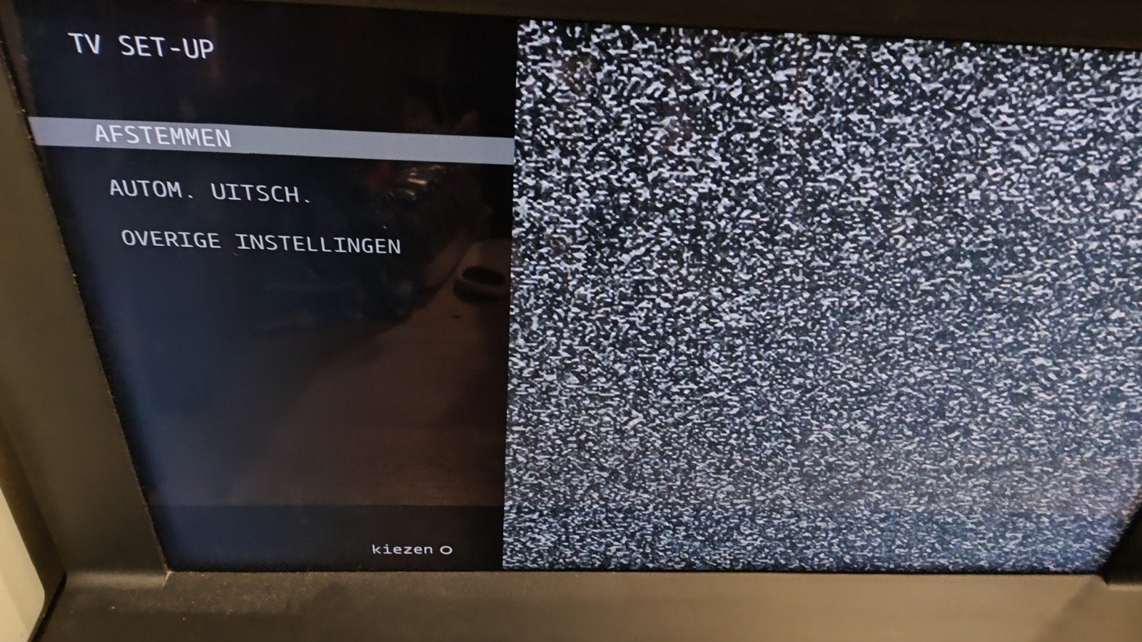 Mooi B&O TV is voorzien van diverse aansluitingen,, Ophalen