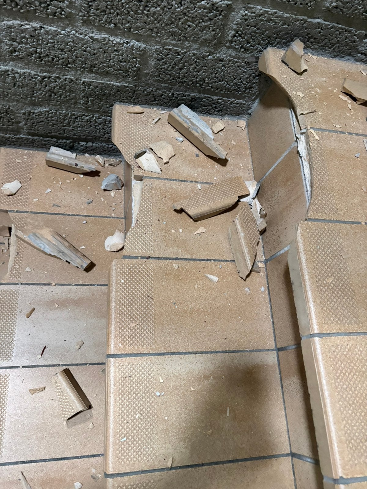 Gevraagd traptegel (foto), Ophalen, Overige materialen, Wandtegels, Minder dan 20 cm