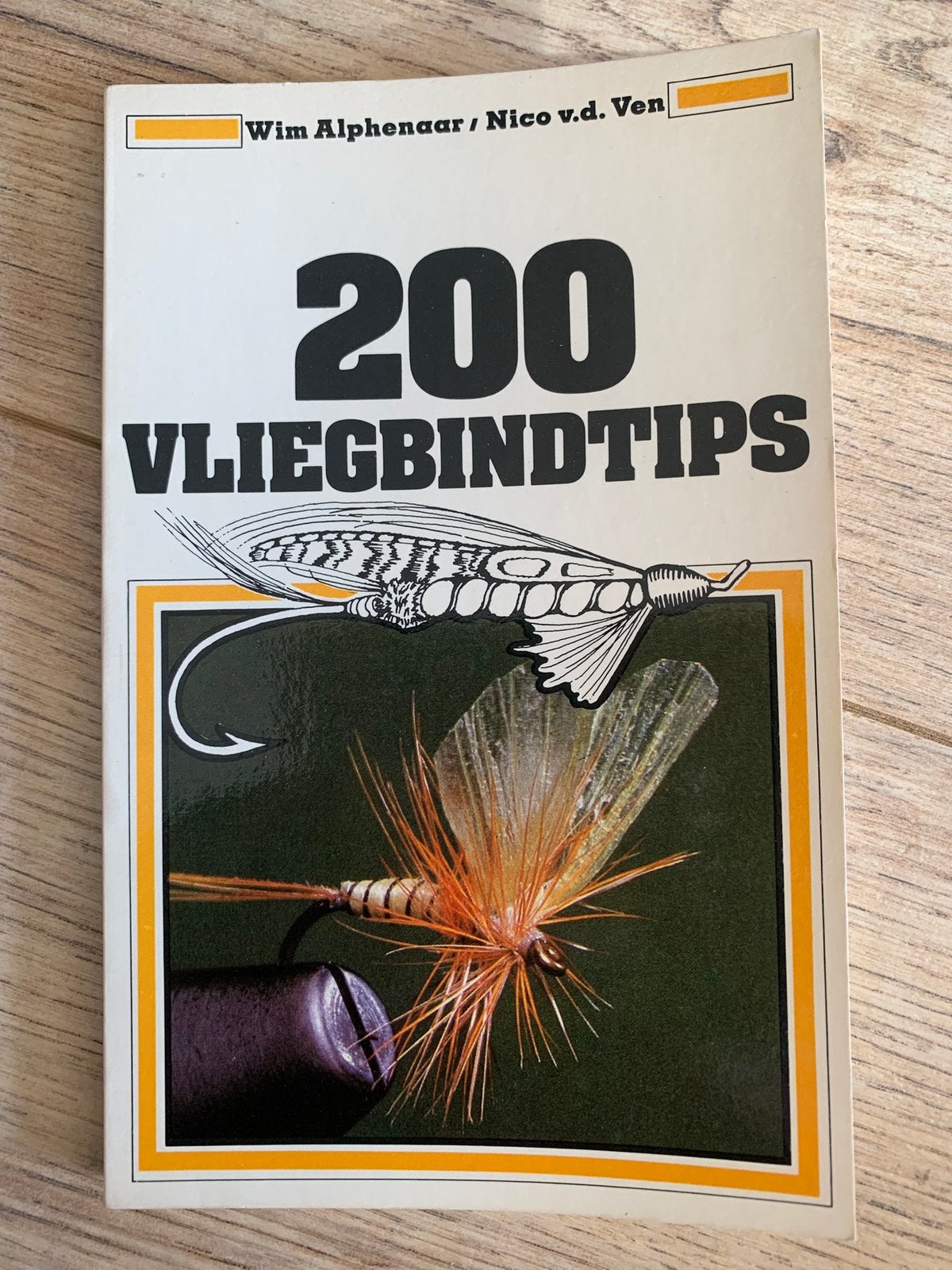 Hengelsport visboeken 200 vliegbindtips vliegvissen vissen, Ophalen of Verzenden, Zo goed als nieuw, Overige typen