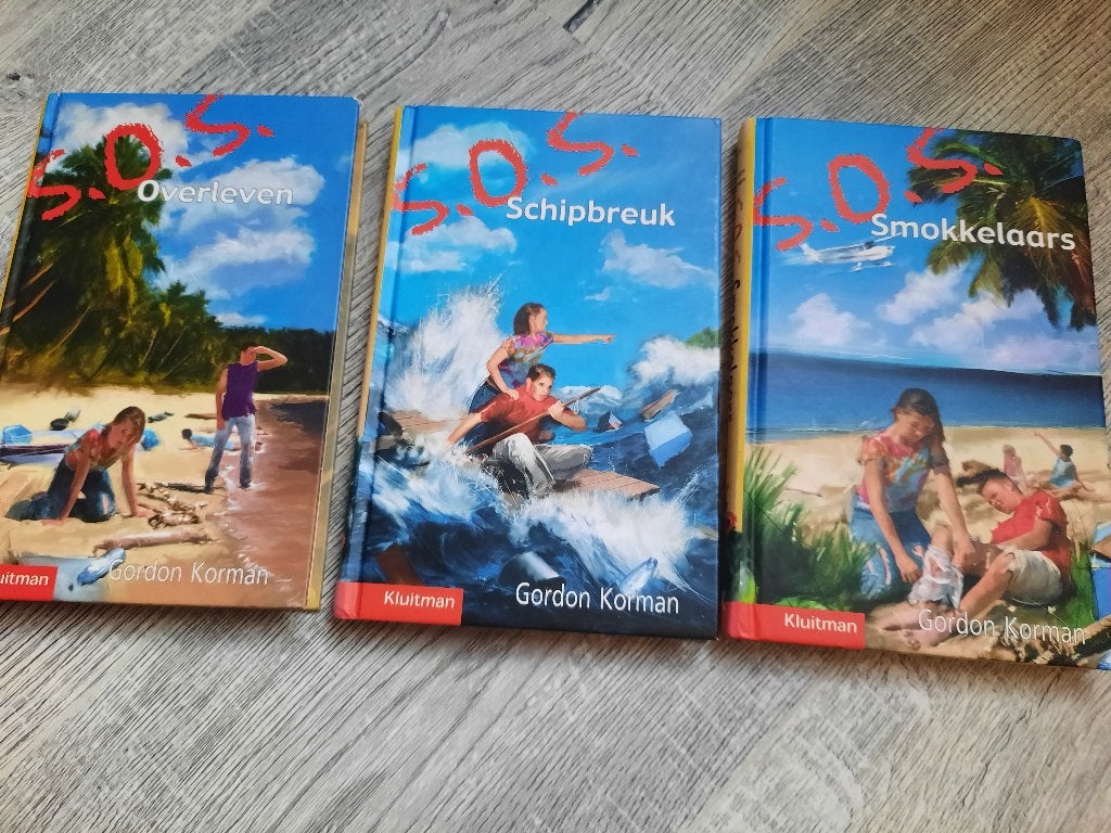 SOS trilogie van Gordon Korman, Ophalen of Verzenden, Gelezen, Gordon Korman